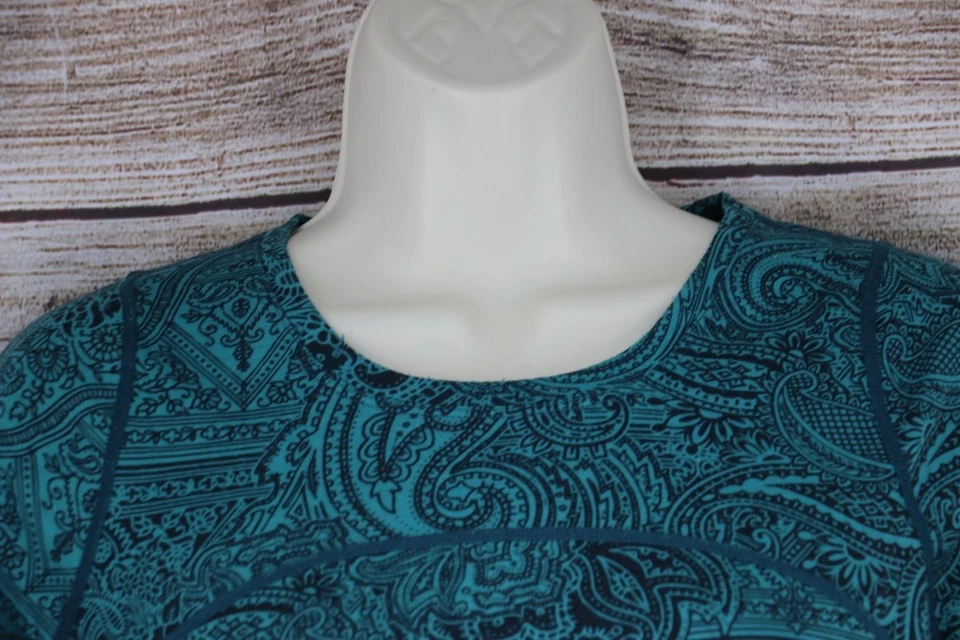 Title Nine Mujer Talla Mediana Pullover Manga Larga Estampado Paisley Lana Top Verde azulado Foto 2 de 4