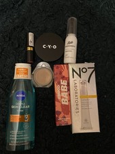 Make-up Hautpflege-Bundle. Neue Produkte. Aut...