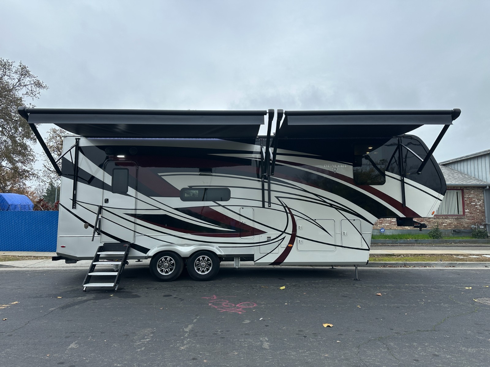 2022 VANLEIGH BEACON 32RLB LUXURY FIFTH WHEEL TRAILER "TIFFIN"