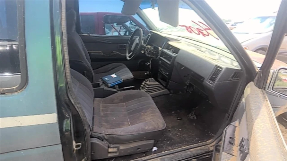 Used Air Cleaner Assembly fits: 1993 Nissan PICKUP 6 cylinder Grade A — 第 4/4 张图片