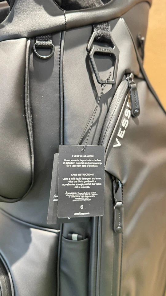 Carro Vessel Lux nuevo con etiquetas 7 vías negro con pozo de putter dedicado (totalmente nuevo) Foto 3 de 4