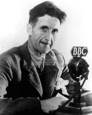 GEORGE ORWELL ENGLISH NOVELIST - 8X10 PUBLICITY PHOTO (AB-081)