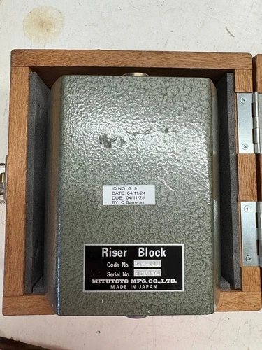 Mitutoyo 515-106 Riser Block with case HMR-6