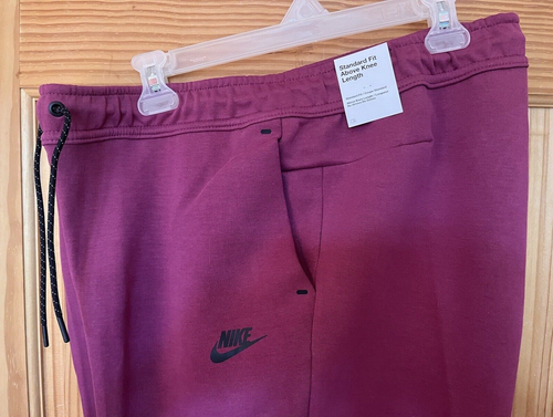 Nike Sportswear Tech Fleece Rosewood Purple/Black Shorts Men's Sz XL CU4503-653 - Picture 2 of 7