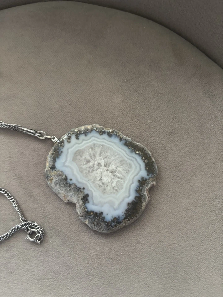 疯狂花边玛瑙吊坠项链,不锈钢 12 英寸链全新蓝色/灰色 — 第 3/4 张图片