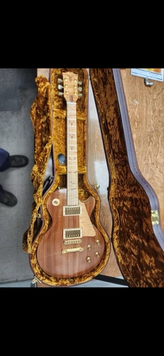 Handmade Electric Guitar LES PAUL DESIGN SOLID WOOD ENGRAVED