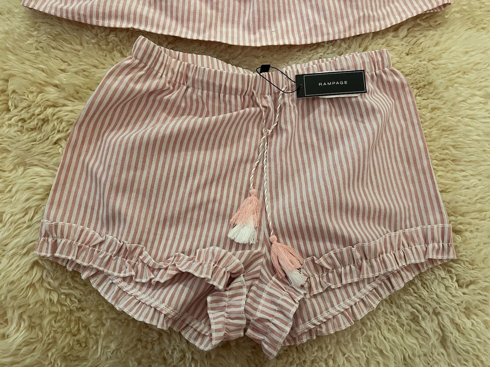 RAMPAGE 套装 露肩上衣 短裤 上衣 尺寸 大号 短裤 中号 粉色 白色 全新带标签 — 第 3/4 张图片