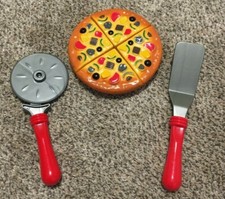 Pretend 6 PC Pizza Play Real Cutting Sound Plastic Toy Set New Without the Box