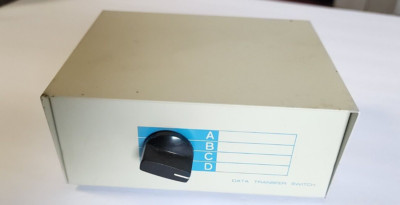4 Way RJ45 Network AB Switch - ABCD, Excellent Condition, Metal Housing