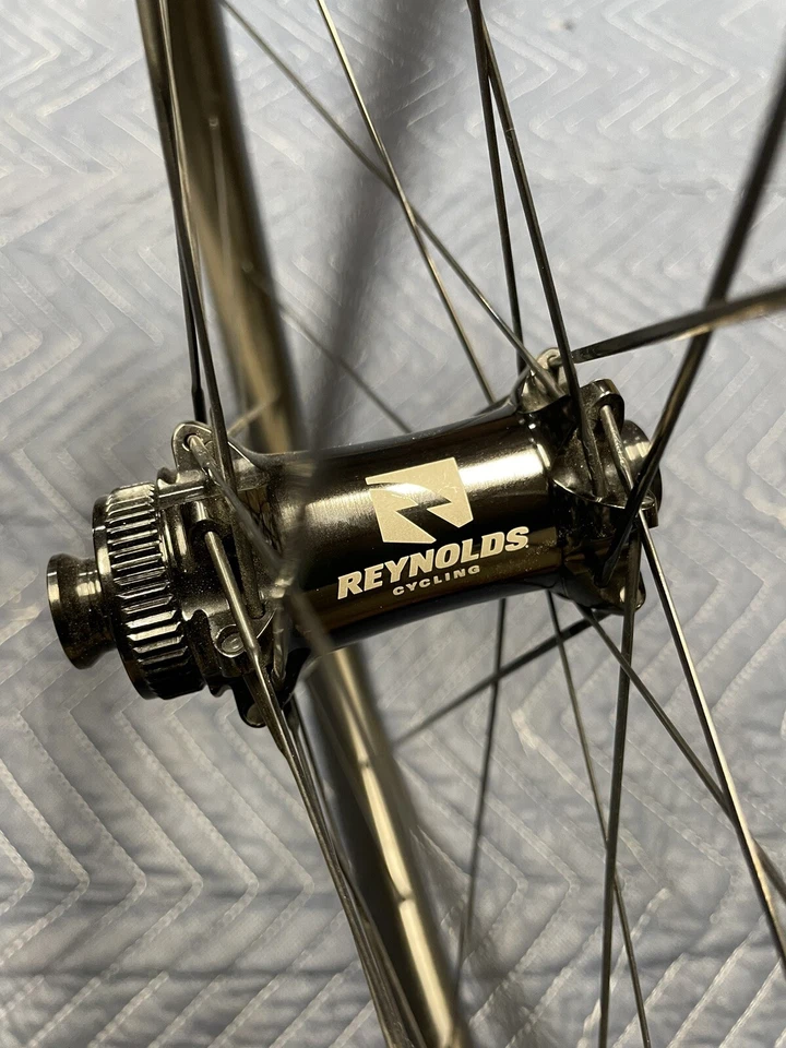 juego de ruedas de carbono reynolds Foto 4 de 4