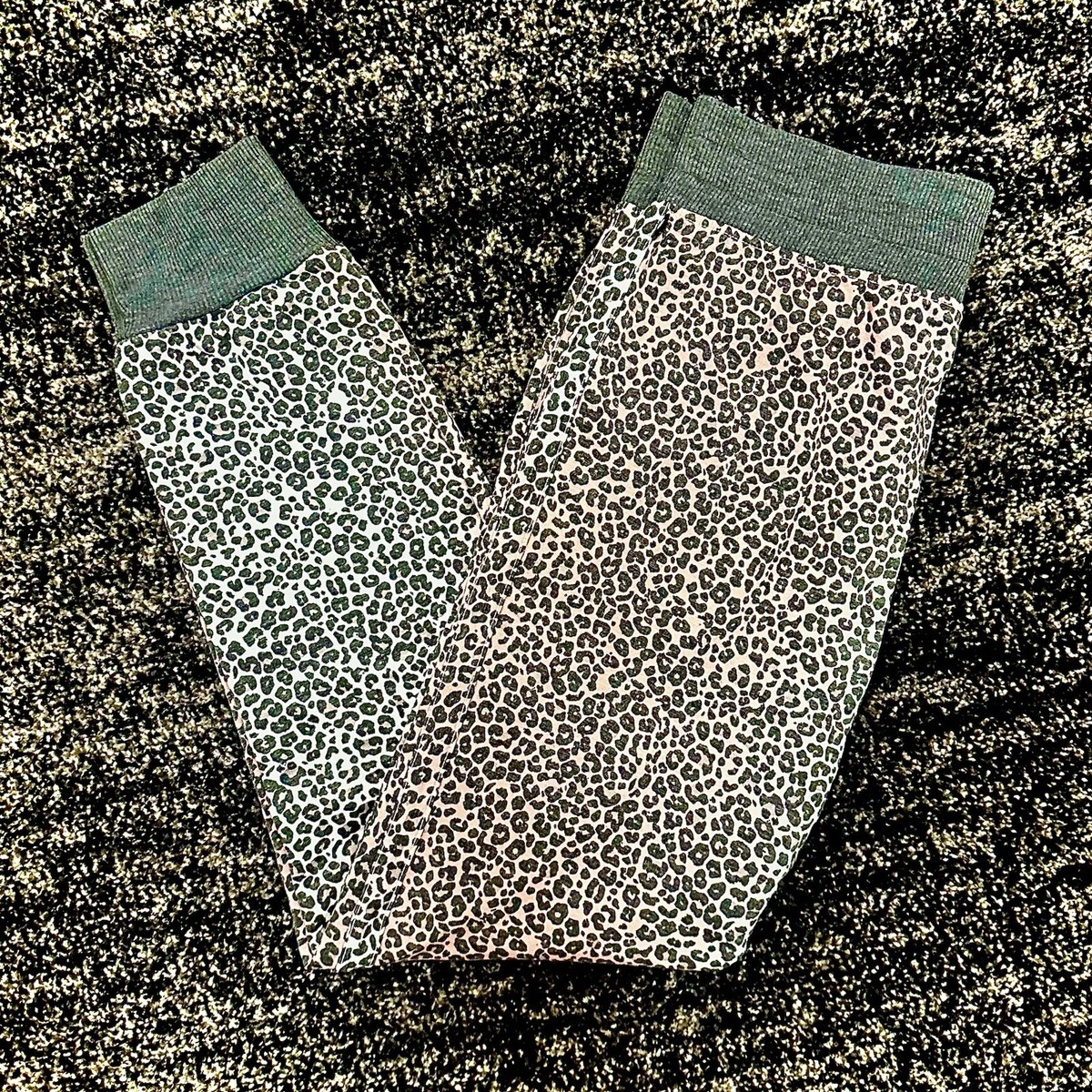 JESSICA SIMPSON || Tanya Jogger Sweatpants in Cheetah Ombre SZ