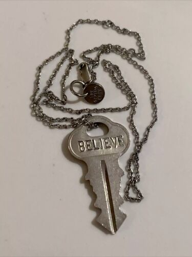 17” The Giving Keys Silver Tone Chrome Finish “Believe” Key Pendant Necklace - Picture 1 of 2