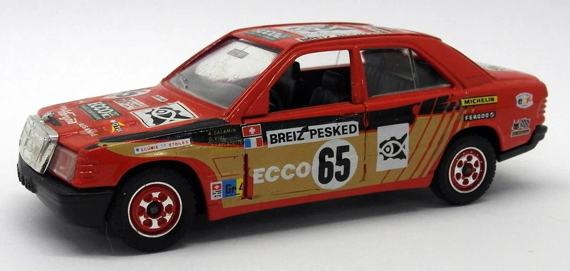 Solido escala 1/43 diecast - 1337 Mercedes 190 Racing rojo #65 Foto 2 de 3