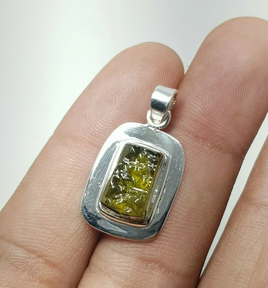 Кулон из натурального молдавита необработанный молдавит метеорит подвеска драгоценный камень - Изображение 2 из 4