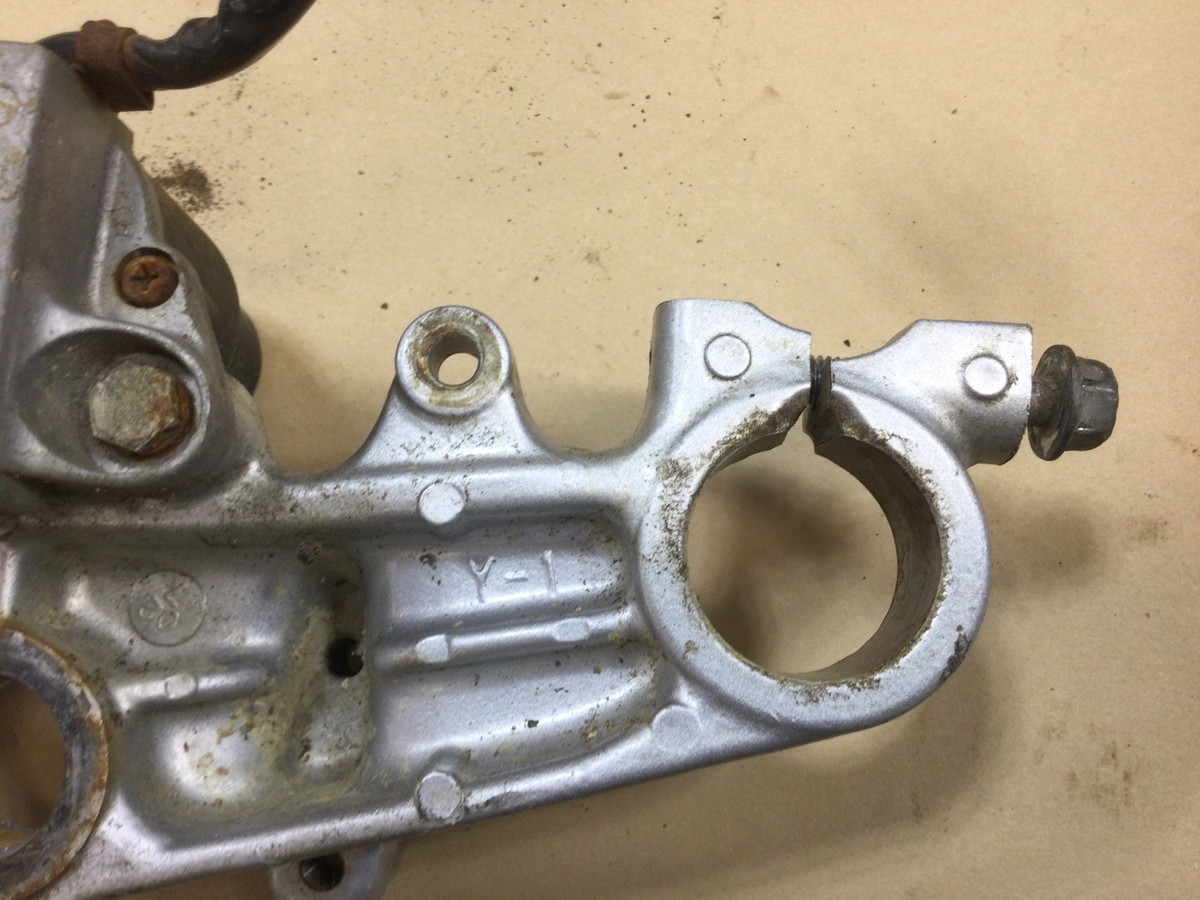 がーわーtw200 トリプルツリー 1990 87-24 Trailway 200 TW200 Triple Trees Steering Stem