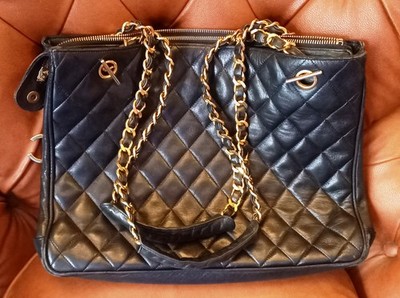 Große Chanel Leder Tasche Vintage 1991