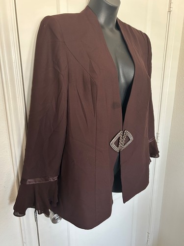 Elegant Brown Open-Front Blazer With Rhinestone Clasp & Flared Sleeves - Picture 3 of 11