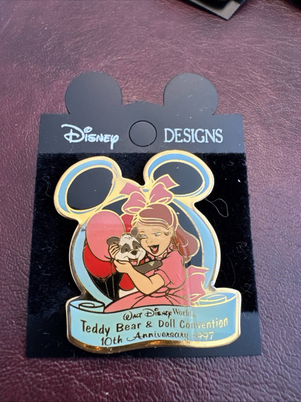 Walt Disney World Teddy Bear & Doll Convention 1997 10th Anniversary Pin  - Z35