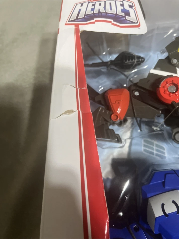 Playskool Heroes Transformers Rescue Bots Bumblebee Rescue Guard - Image 3 of 4