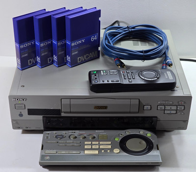 SONY DSR-30 DVCAM Digital Video Recorder/ Remote/ 4 Blank Tapes/Cables (WORKING)