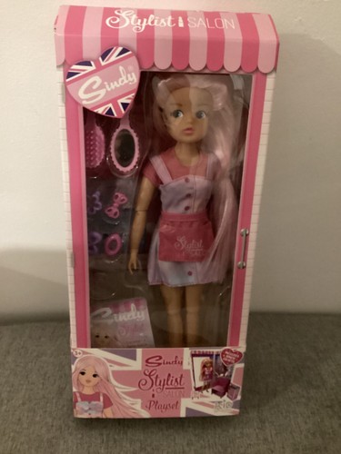 Juego de salón de estilistas Sindy con Sindy y accesorios más artesanías Sindy nuevo - Imagen 2 de 4