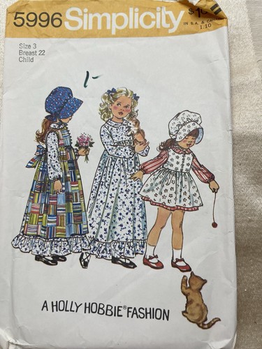 VTG Lot of Sewing Patterns & other items 1960s-1990s Various Sizes & Styles - Picture 19 of 20