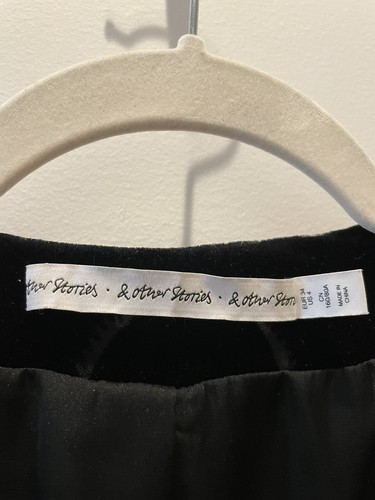 & OTHER STORIES Velvet Wrap Dress Wave Designed 3/4 Sleeves V-Neck Black SZ. 4 - Picture 2 of 6