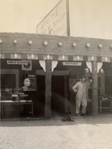 El Paso Texas Old Photograph Man & Dog at Apache Shop On San Antonio Street 1936 - Picture 2 of 3