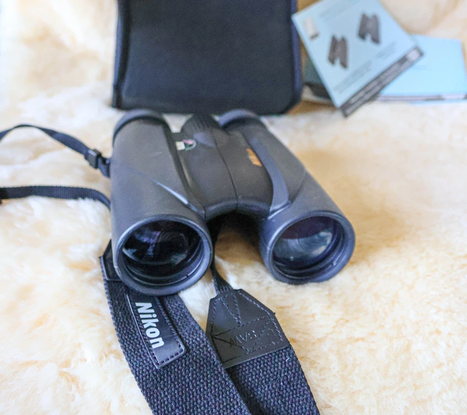 Nikon Trailblazer 10x42 DCF Waterproof Binoculars, Barely Used w. Case & Manuals - Image 4 of 4