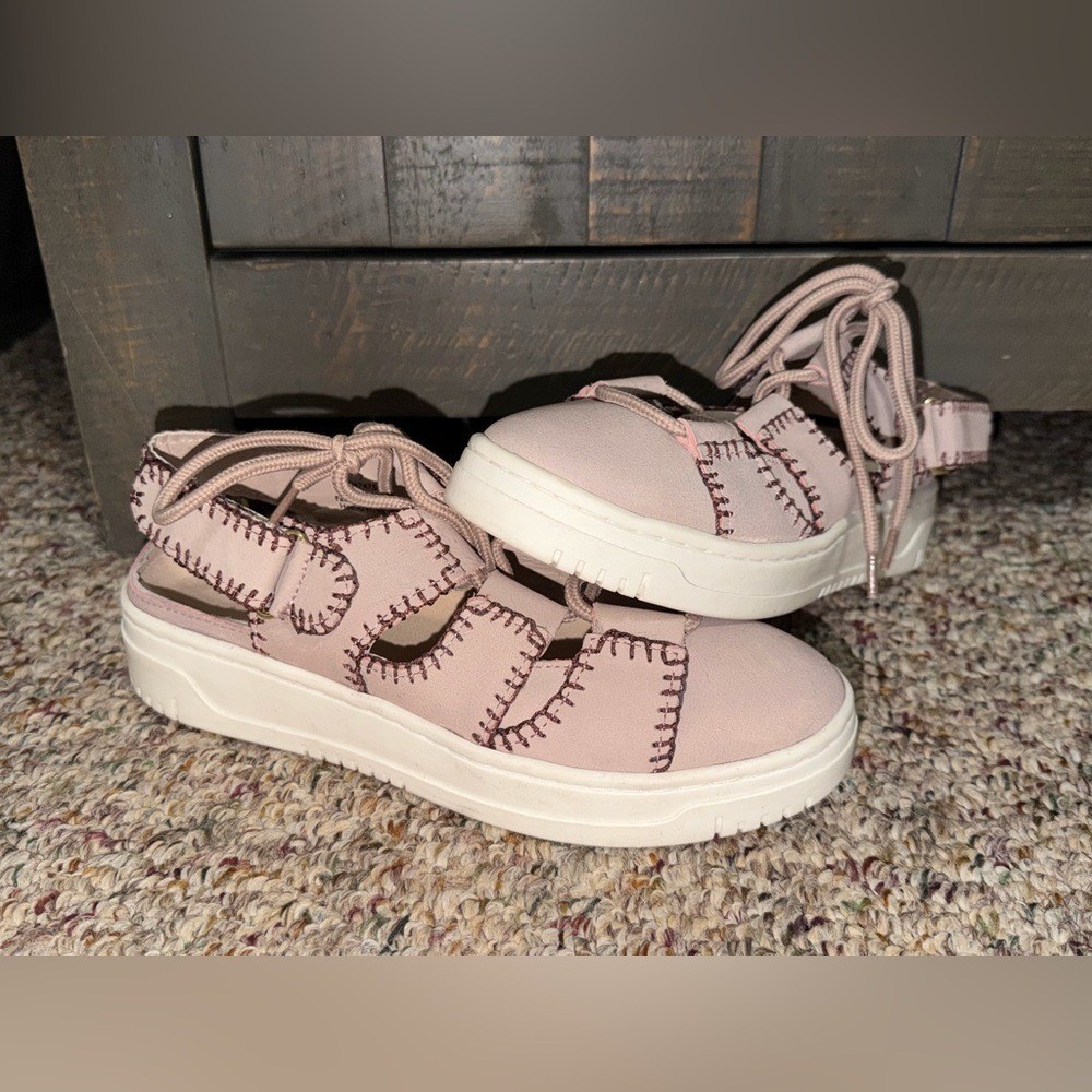 Zapatilla deportiva Free People Thirty Love recortada rosa talla 7 con cordones nueva sin etiquetas