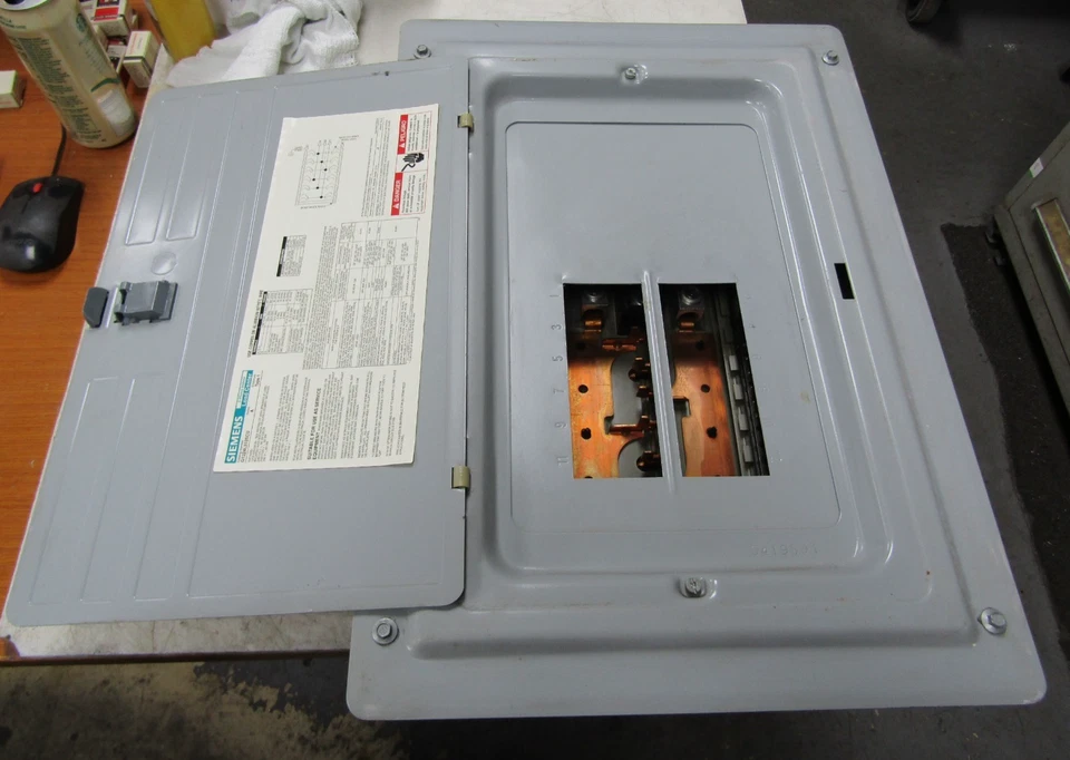 💥SIEMENS 125 AMP MAX MAIN LUG LOAD CENTER 120/240 VAC 3Ø G1224L3125CU - Image 2 of 4