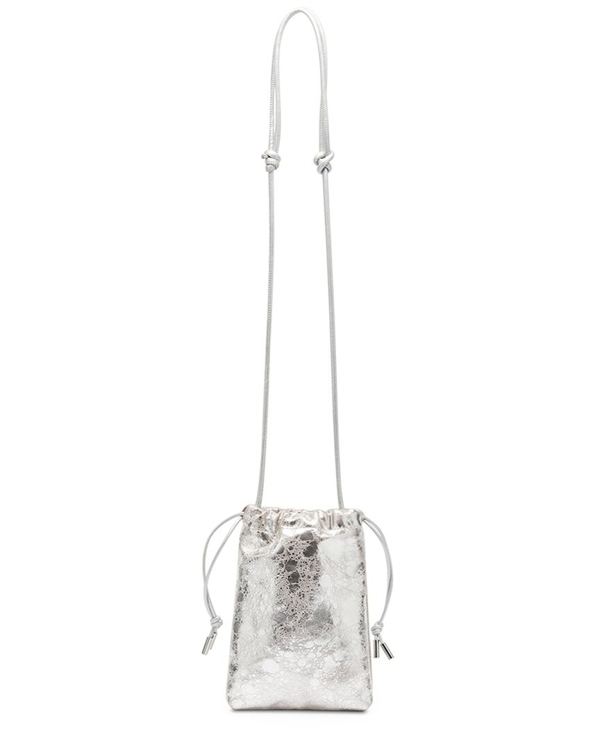 Женское кожаное кроссбоди Dolce Vita Evie-B серебристого цвета 10990₽