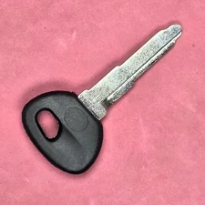 New Uncut Transponder Key for 2000 - 2005 Mazda MVP 626 Miata MX5 w/ ID 8C Chip
