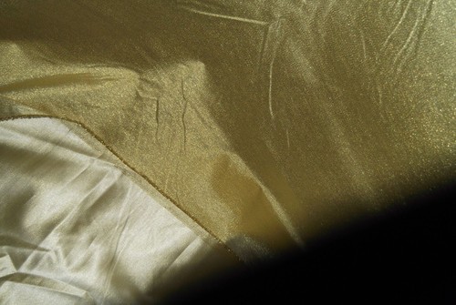 GOLD LUREX METALLIC SATIN BACK FABRIC, 112 cm WIDTH, BRIDAL, EVENING FABRIC - Picture 4 of 4
