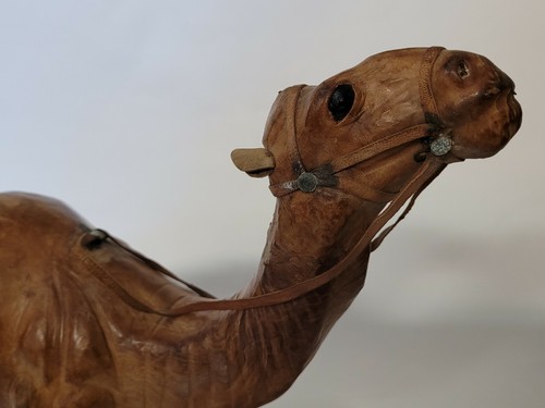 Vintage Kneeling Leather-covered Camel 15" Long - Picture 7 of 10