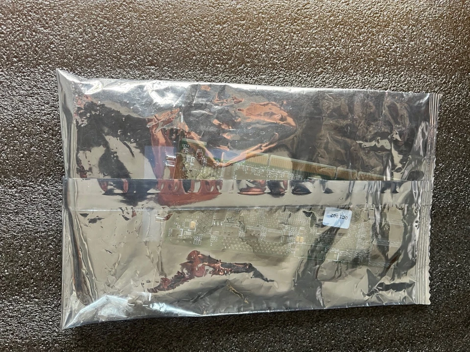 ADAPTEC SCSI RAID CONTROLLER E-G016-02-3279 A NEW in Package. - Image 4 of 4