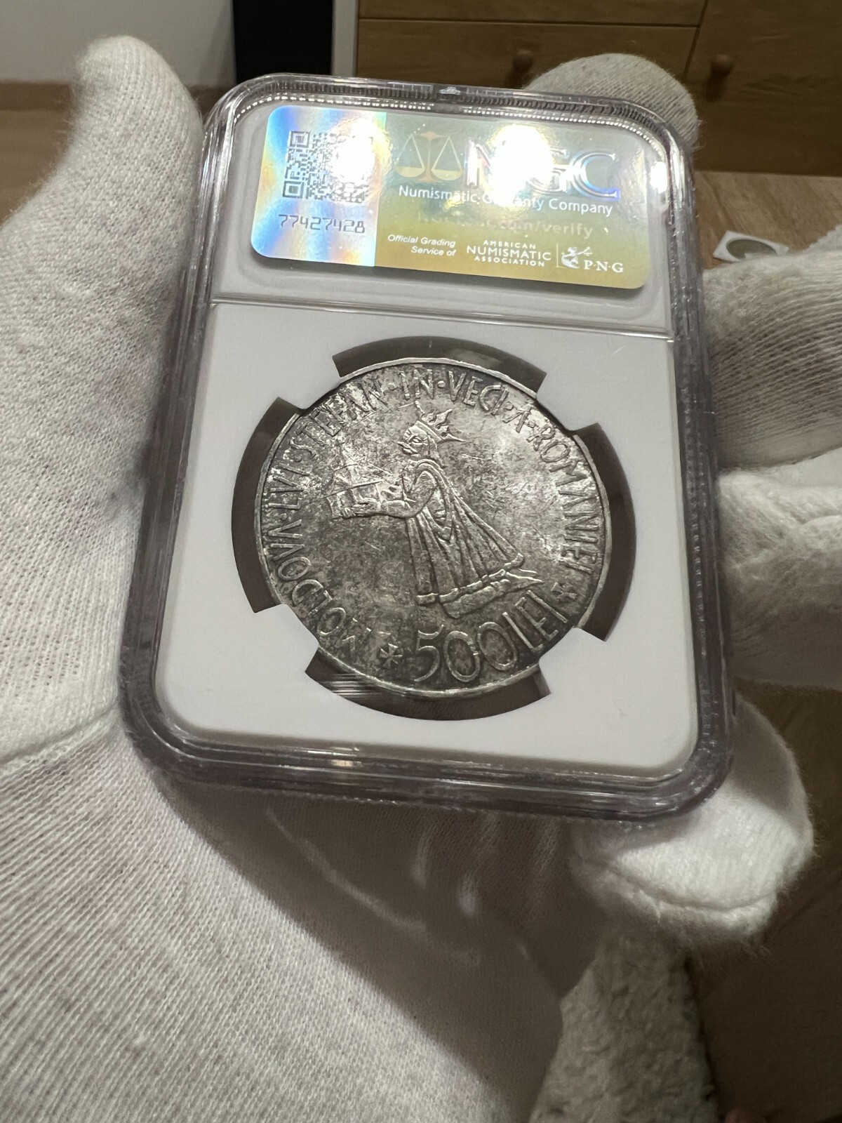Picture 2 of 4