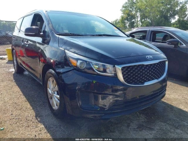 Used Upper Grille fits: 2015 Kia Sedona upper chrome surround moulded black gril - Imagem 2 de 4