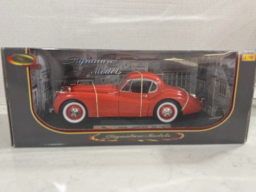 1949 Jaguar XK120 Signature Red 1:18 Die Cast Kept In Glass Case - Picture 4 of 12