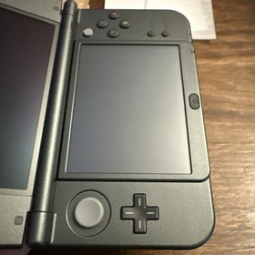 Nintendo *New* 3DS XL 4GB Handheld Console System - Black - Complete - Authentic