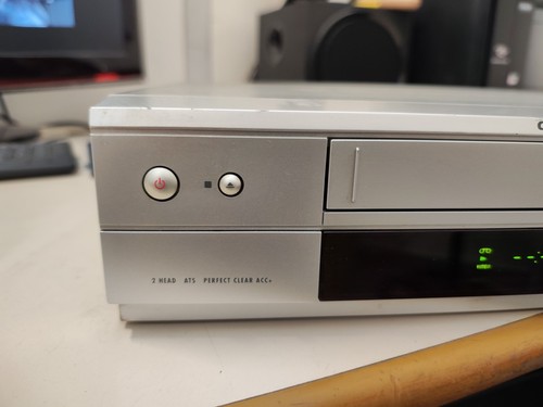 Videoregistratore VHS Grundig Vivance GB 3200 VPS FUNZIONANTE LEGGERE - Foto 2 di 8