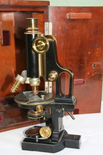 microscope ancien KORISTKA Milano vers 1900. - Foto 2 di 9
