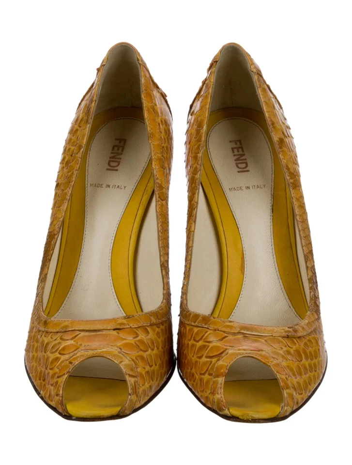 Zapatos de salón de cuña Fendi para mujer talla 9 amarillo piel de serpiente charol punta abierta sin cordones Foto 3 de 4