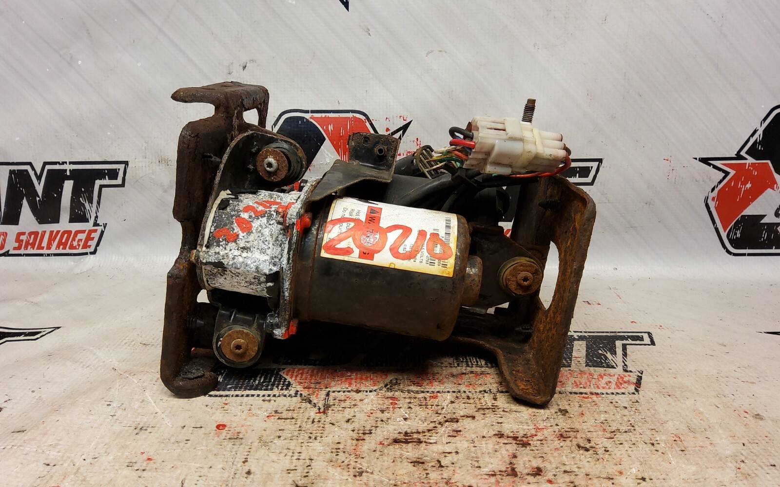 02 03 04 05 06 CADILLAC ESCALADE AIR RIDE COMPRESSOR ARNOTT P-2793