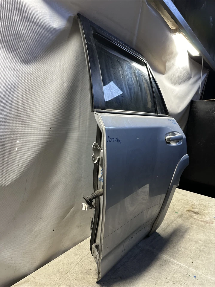 TOYOTA 4RUNNER 2010-2022 PUERTA TRASERA IZQUIERDA LATERAL IZQUIERDA COMPLETA OEM Foto 2 de 4