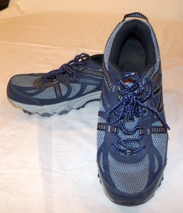 wide trail shoes