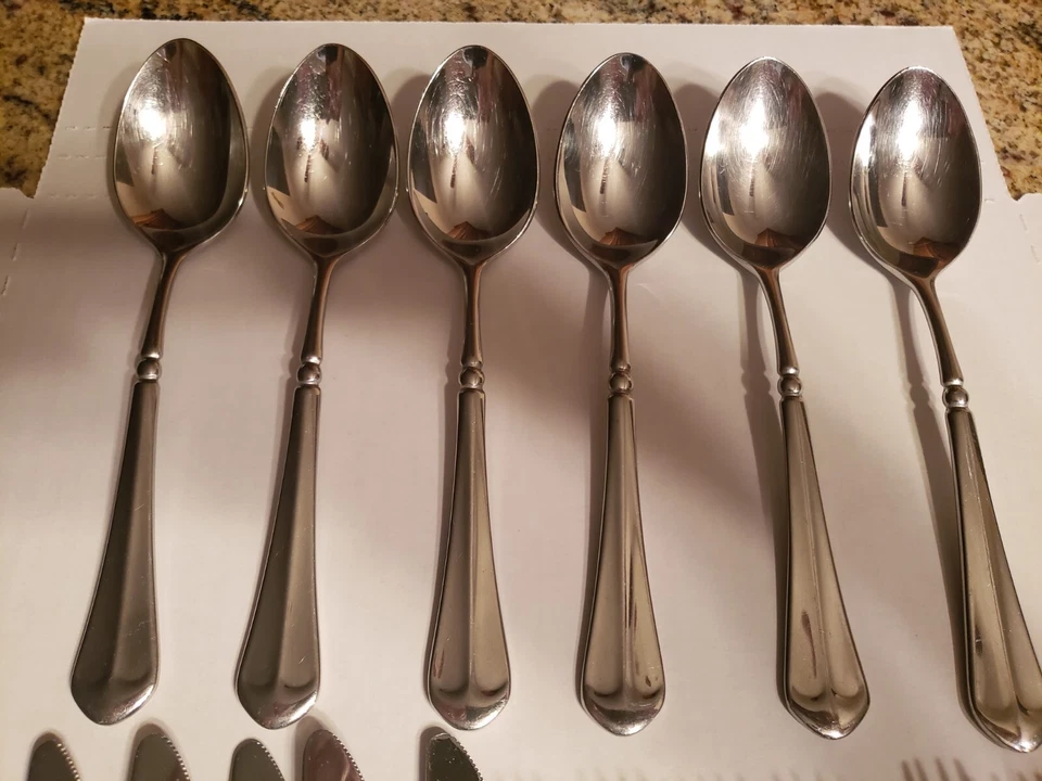 18 PCS MIKASA Korea FLATWARE Set - Serving of 6 - 6 forks, 6 spoons, 6 knives - Image 4 of 4