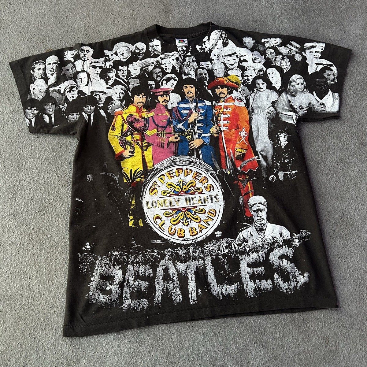 90sヴィンテージ BEATLES Sgt Peppers バンドTシャツ L Vintage REPRINT Beatles Sargent Peppers AOP Band Tee Shirt Lonely