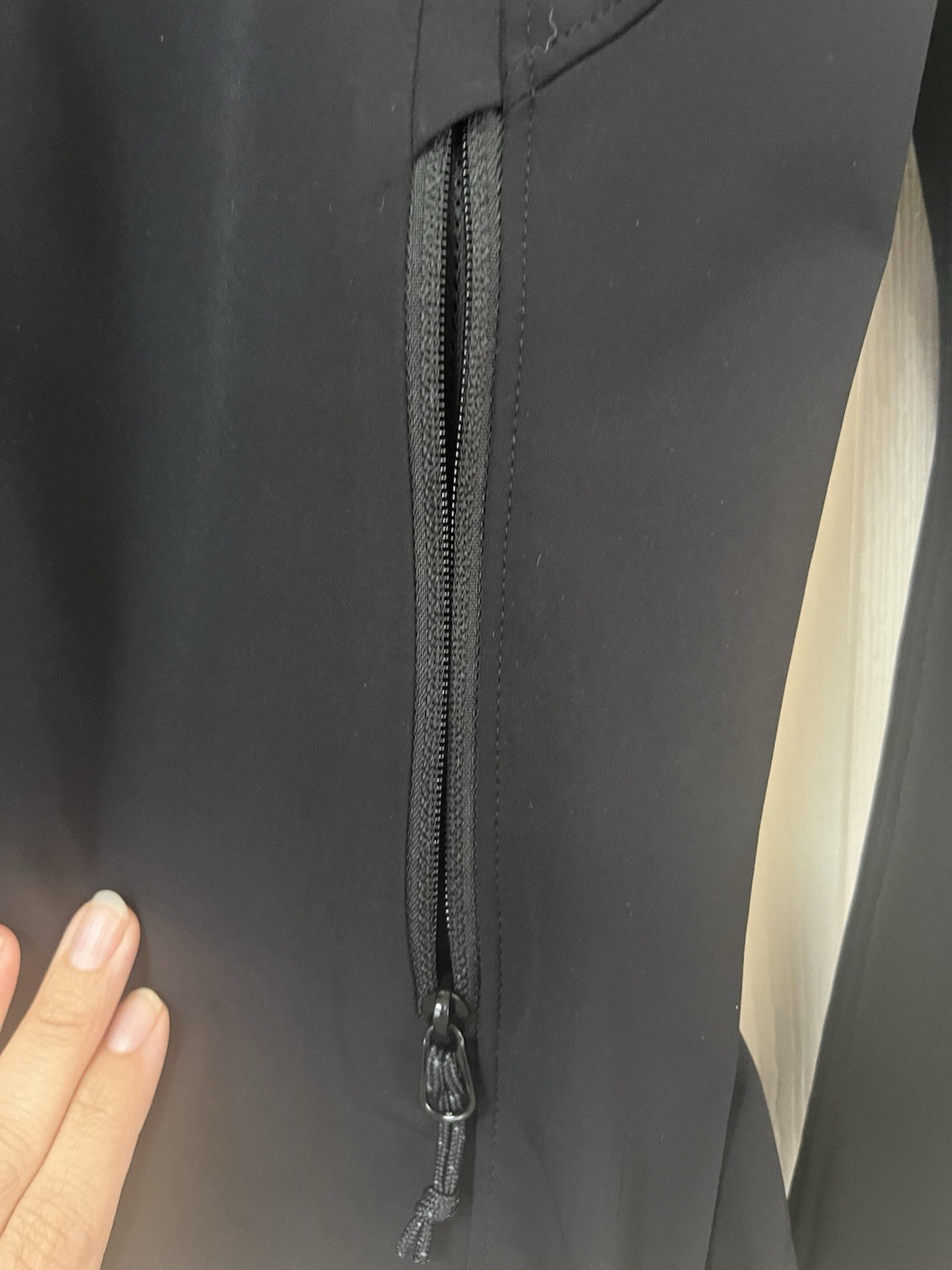 Arc'teryx Epsilon LT Giacca con Cappuccio Nera Donna Piccola Escursionismo Leggera