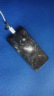 Huawei P smart 2019 POT-LX1 - 64GB - Midnight Black — Faulty Cracked Screen - Bild 1 von 4